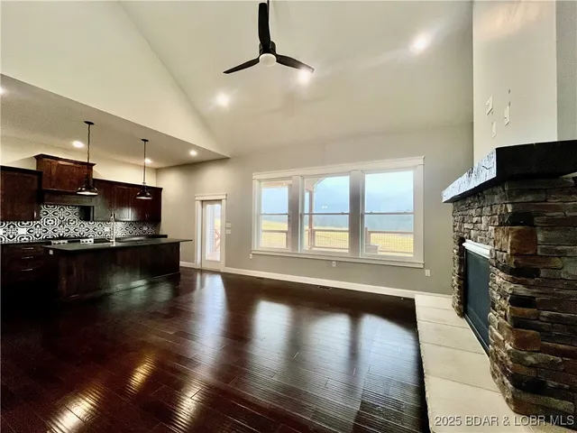 $517,800 | 20408 Millers Fjord Avenue, Cole Camp, MO 65325