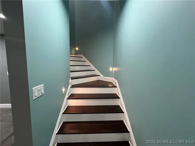 $517,800 | 20408 Millers Fjord Avenue, Cole Camp, MO 65325