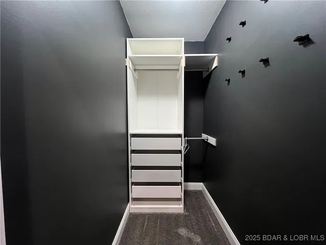 $517,800 | 20408 Millers Fjord Avenue, Cole Camp, MO 65325