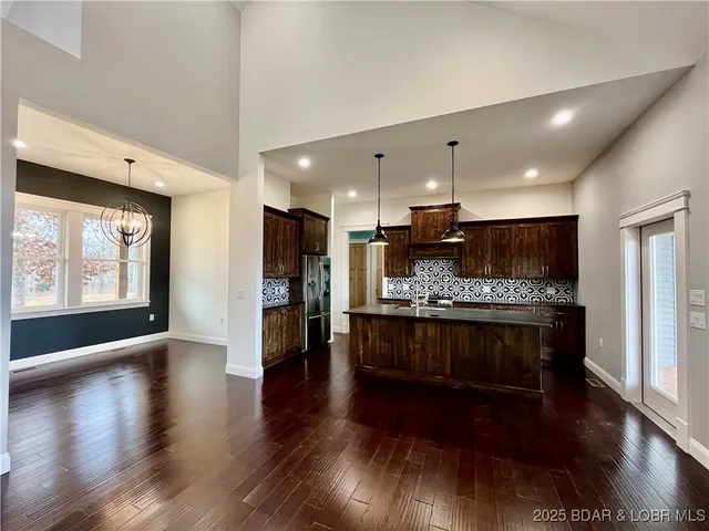 $517,800 | 20408 Millers Fjord Avenue, Cole Camp, MO 65325