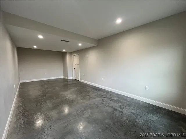 $517,800 | 20408 Millers Fjord Avenue, Cole Camp, MO 65325