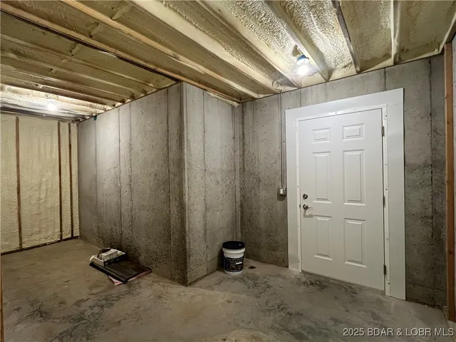 $517,800 | 20408 Millers Fjord Avenue, Cole Camp, MO 65325