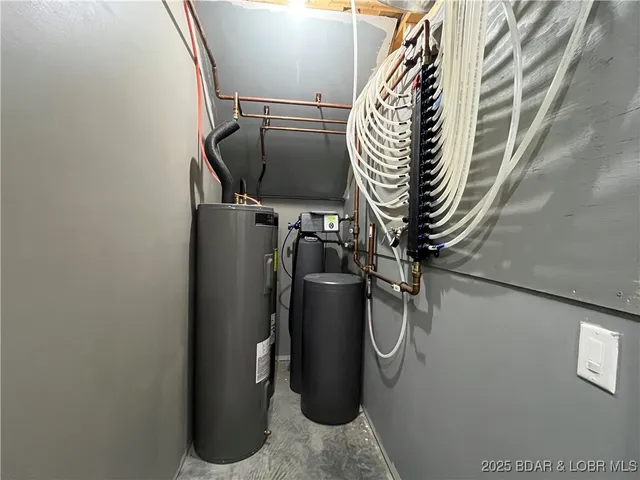 $517,800 | 20408 Millers Fjord Avenue, Cole Camp, MO 65325