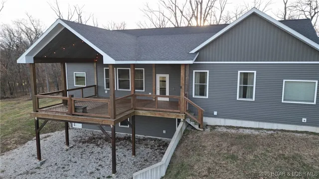 $517,800 | 20408 Millers Fjord Avenue, Cole Camp, MO 65325