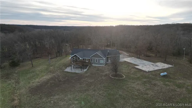 $517,800 | 20408 Millers Fjord Avenue, Cole Camp, MO 65325