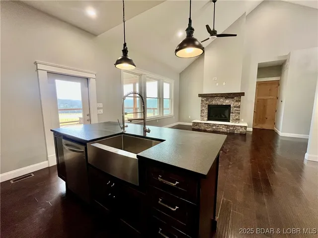 $517,800 | 20408 Millers Fjord Avenue, Cole Camp, MO 65325