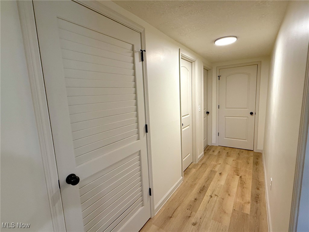 1074 Ridge Road Vienna, OH 44473 - Photo 24 of 35 Hallway