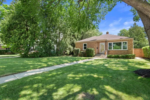 $274,900 | 205 North Chicago Avenue, South Milwaukee, WI 53172