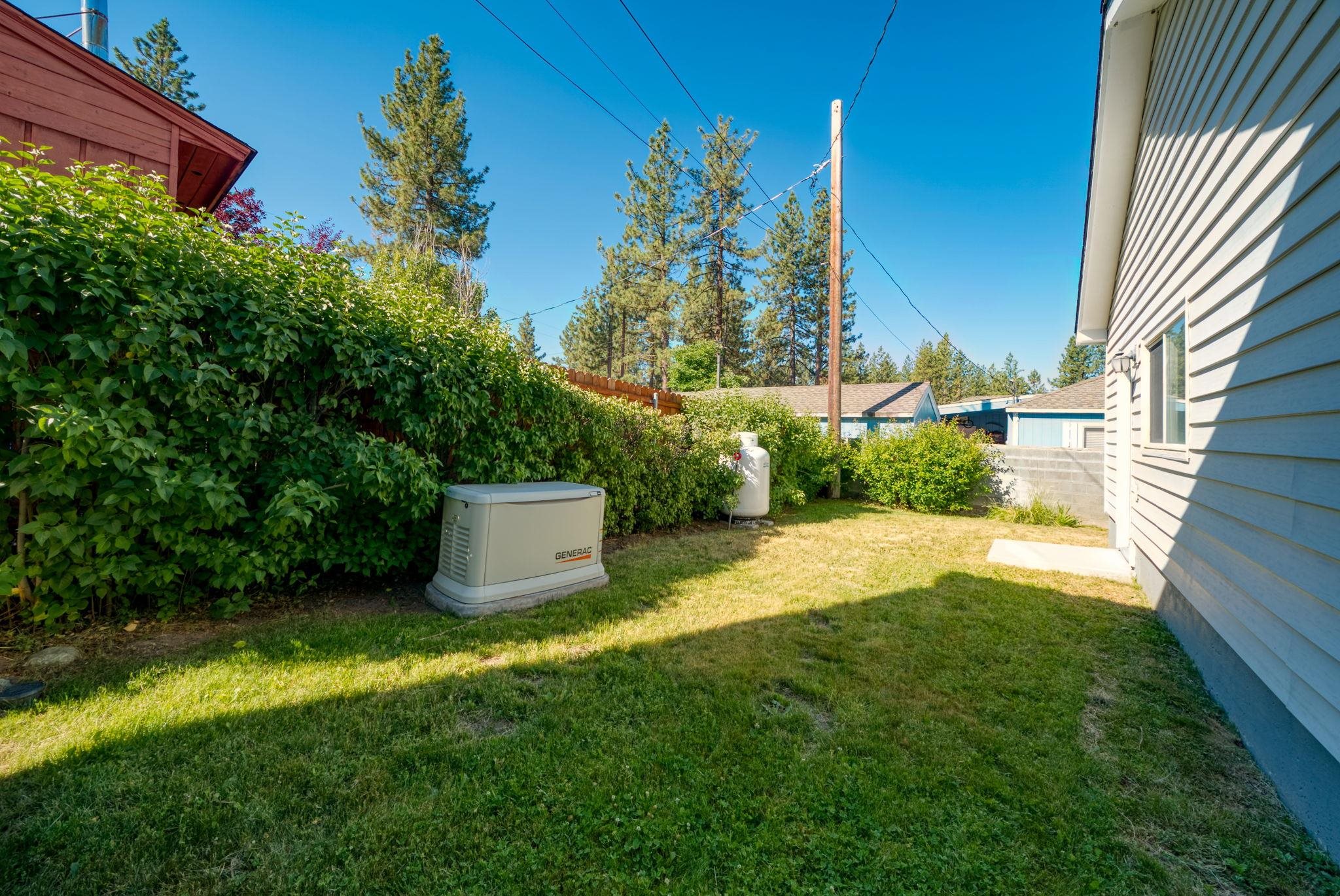 485 Ridge Street Portola, CA 96122 - Photo 25 of 27 a view of a back yard