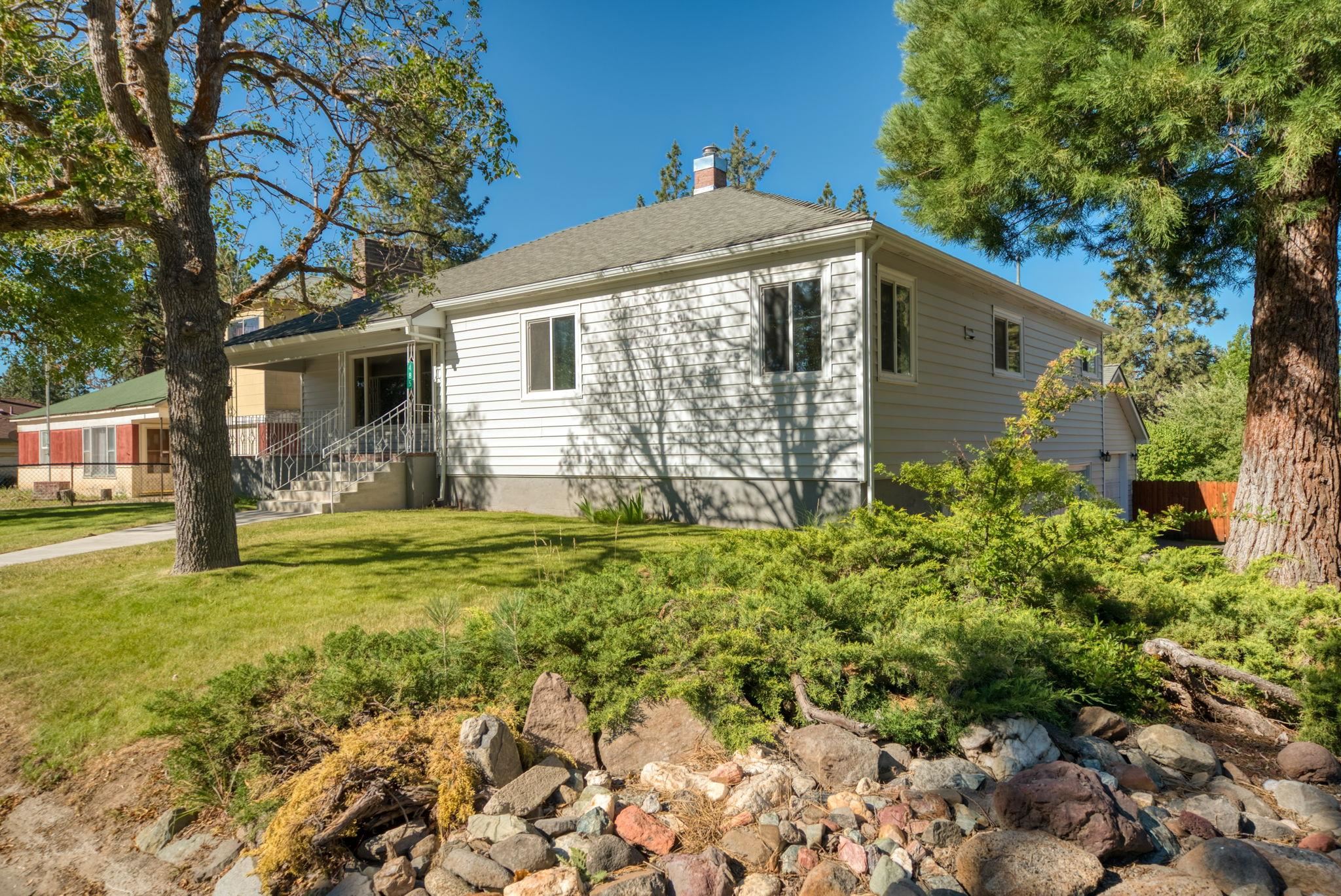 485 Ridge Street Portola, CA 96122 - Photo 26 of 27 a front view of a house with garden