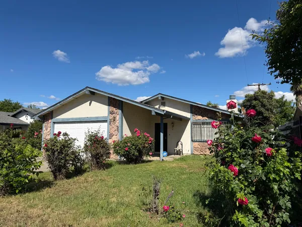 $450,000 | 5541 Sampson Boulevard, Sacramento, CA 95820