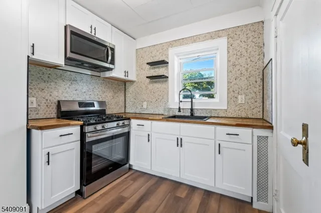 $475,000 | 120 Little Place, South Bound Brook, NJ 08880