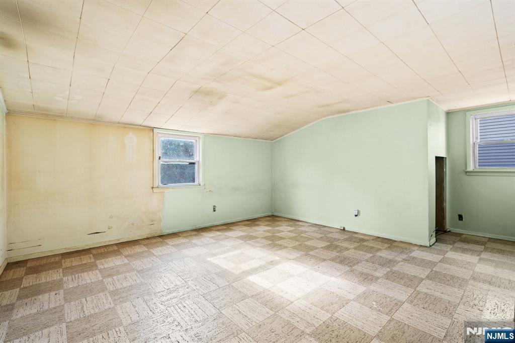 78 Garden Street Wood-Ridge, NJ 07075 - Photo 20 of 32 Gallery Image 20