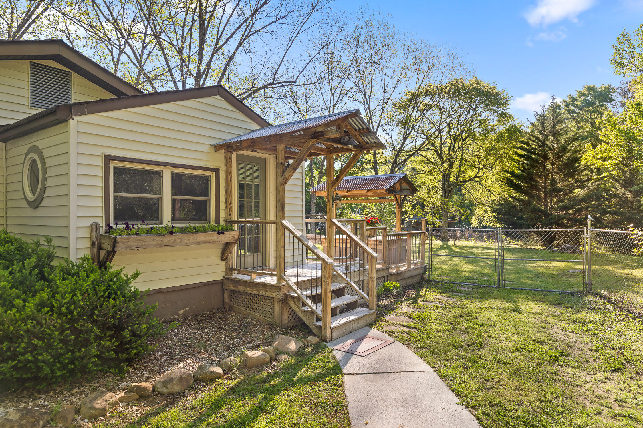 326 Newman Road Soddy Daisy, TN 37379 - Photo 3 of 61 Newman-9