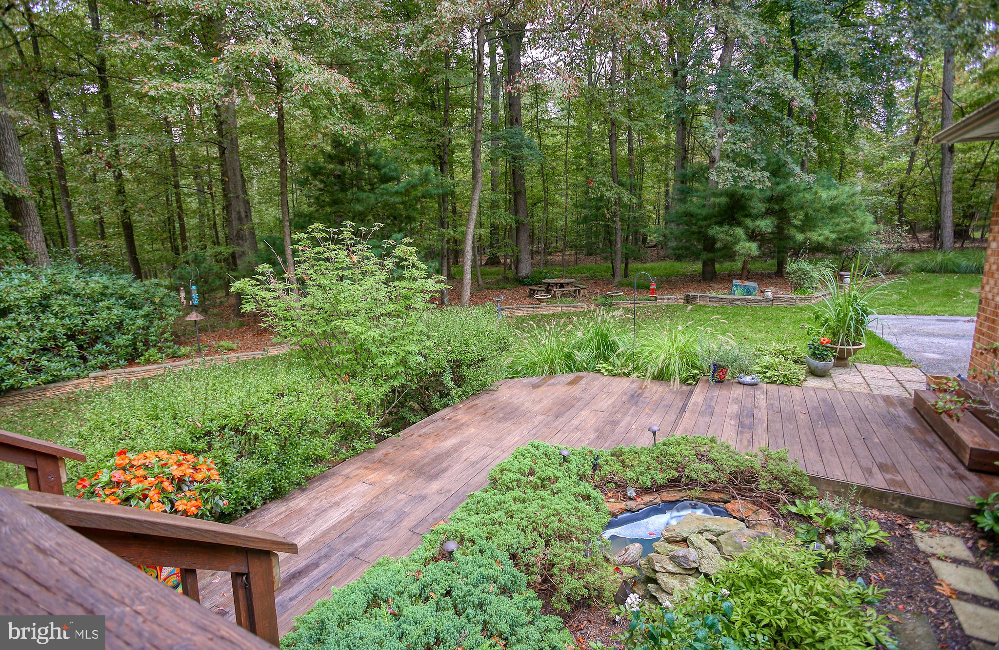Multi-level deck