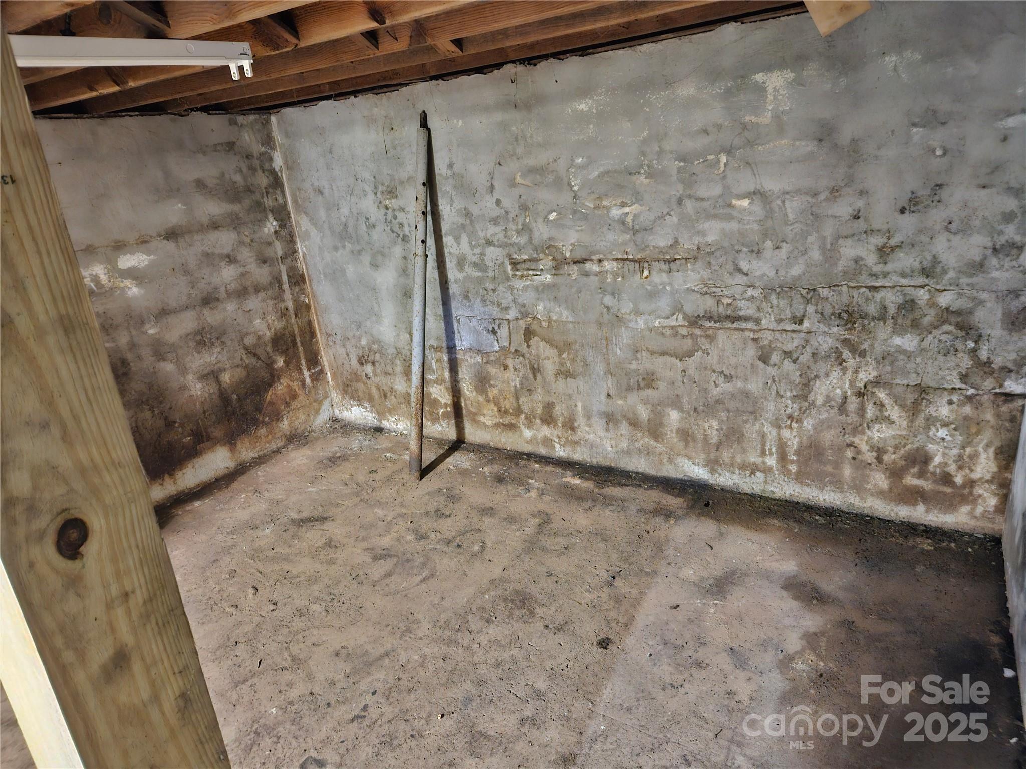 101 Edgewood Avenue Morganton, NC 28655 - Photo 27 of 32 a view of a bathroom