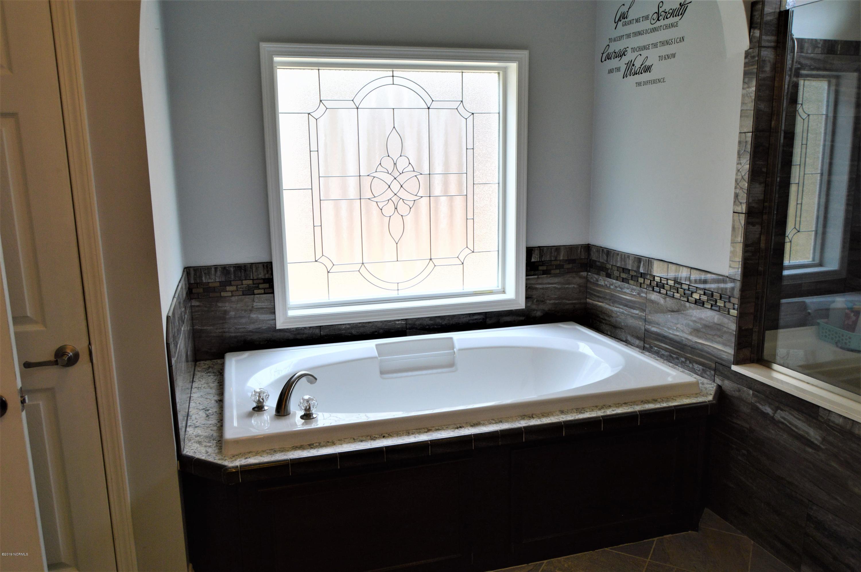 3385 Rooks Road Atkinson, NC 28421 - Photo 25 of 44 soaker tub