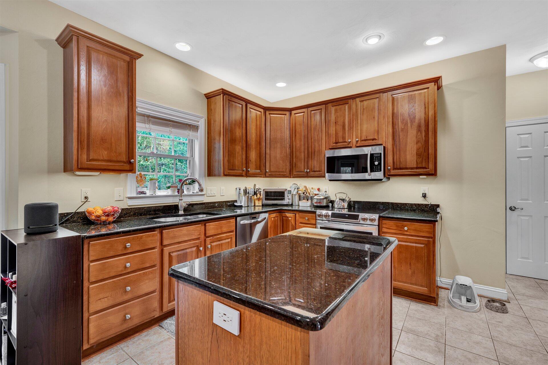 1394 Fieldgate Road Salem, VA 24153 - Photo 17 of 44 17-DSC00046