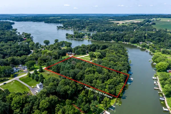 $285,000 | E4756 East Redstone Drive, La Valle, WI 53941