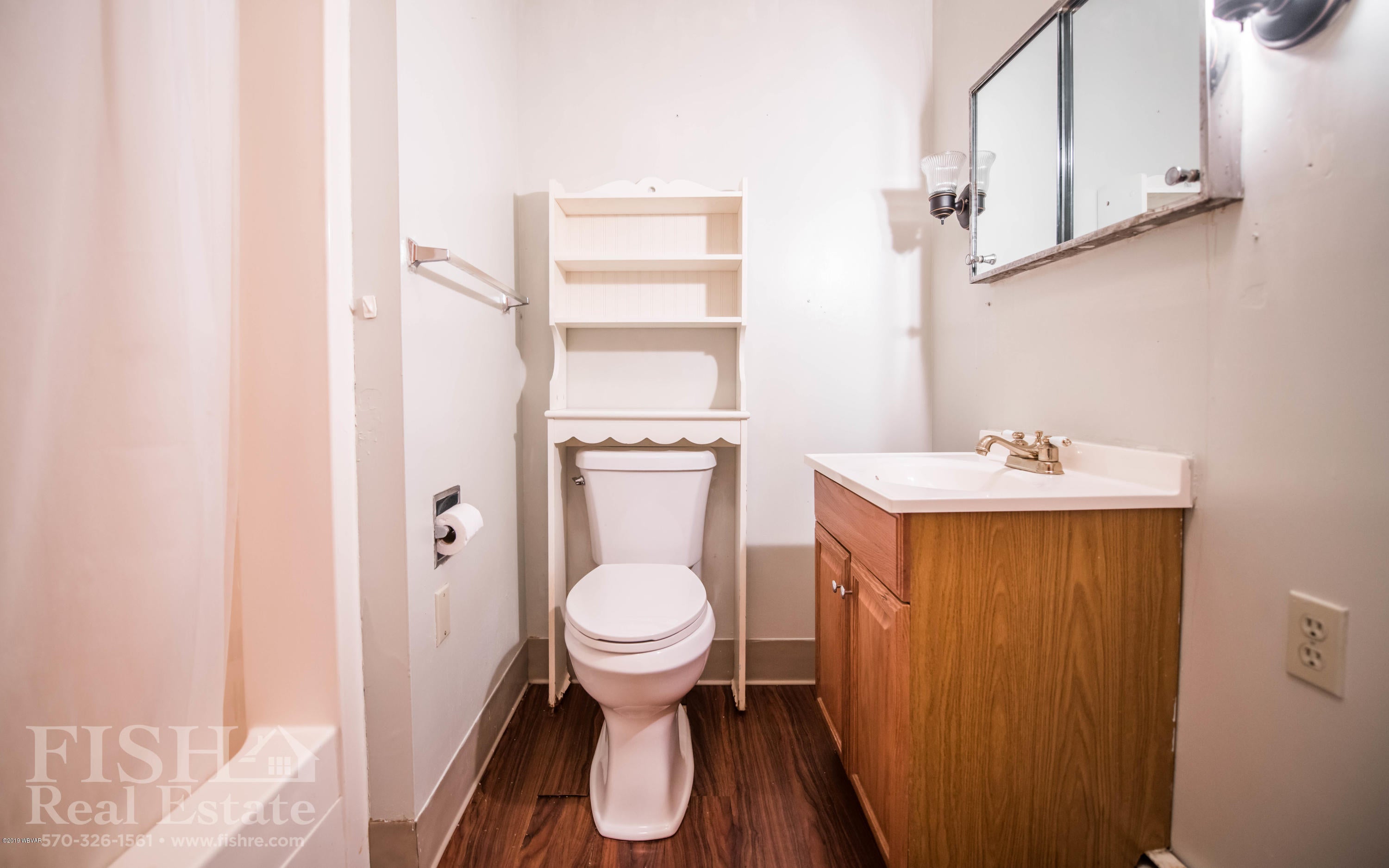 321 Spring Street Williamsport, PA 17702 - Photo 22 of 27 Full Bath