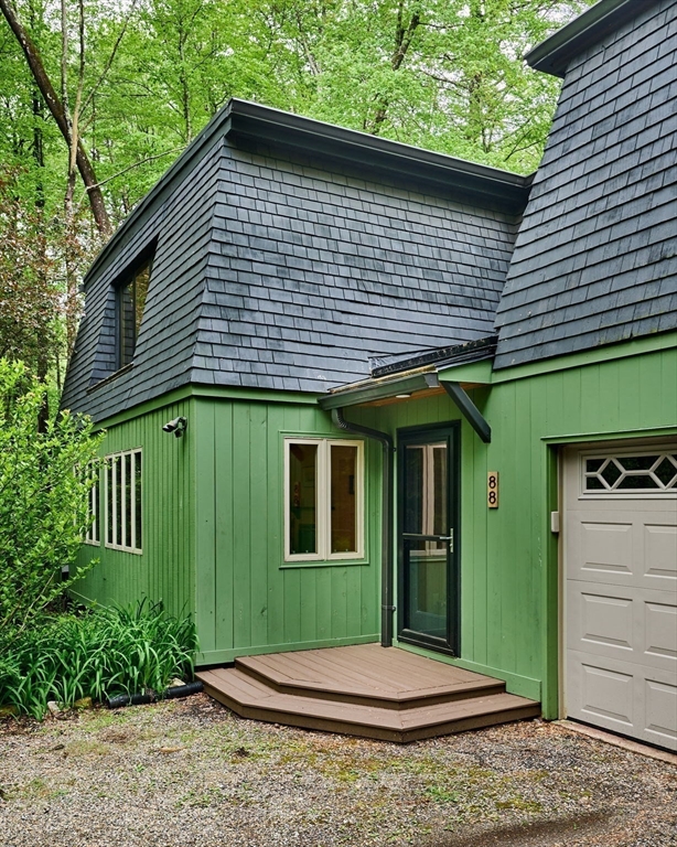 88 High Point Drive Amherst, MA 01002 - Photo 2 of 35 a backyard of a house