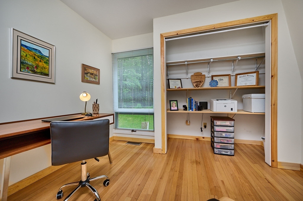 88 High Point Drive Amherst, MA 01002 - Photo 21 of 35