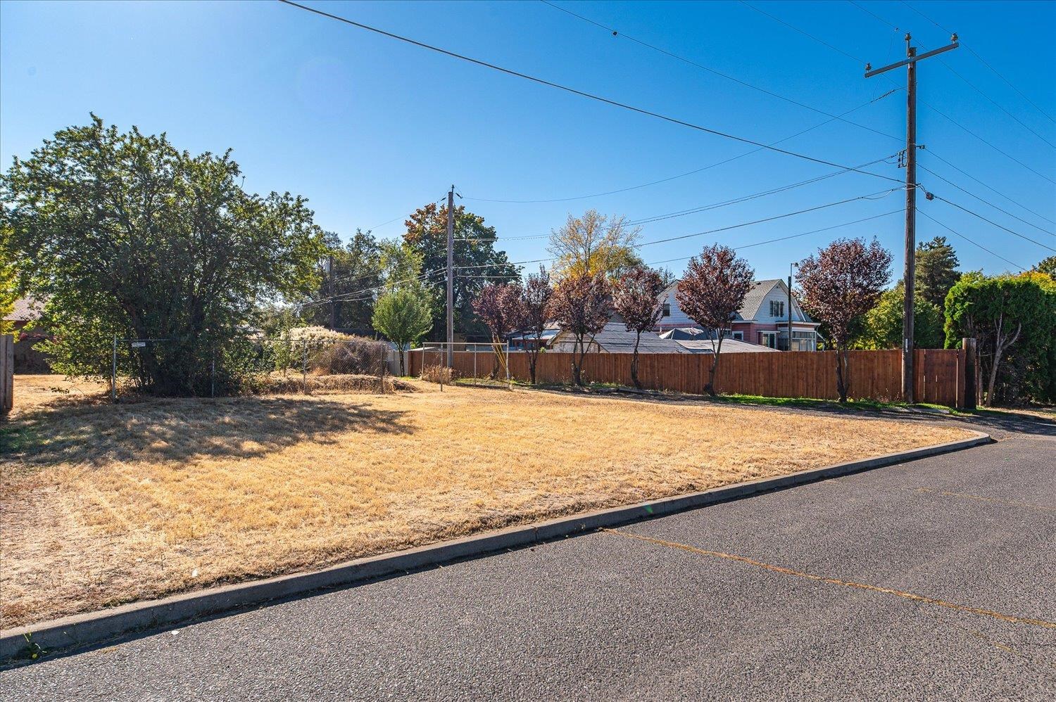 1222 East Marietta Avenue Spokane, WA 99207 - Photo 2 of 39