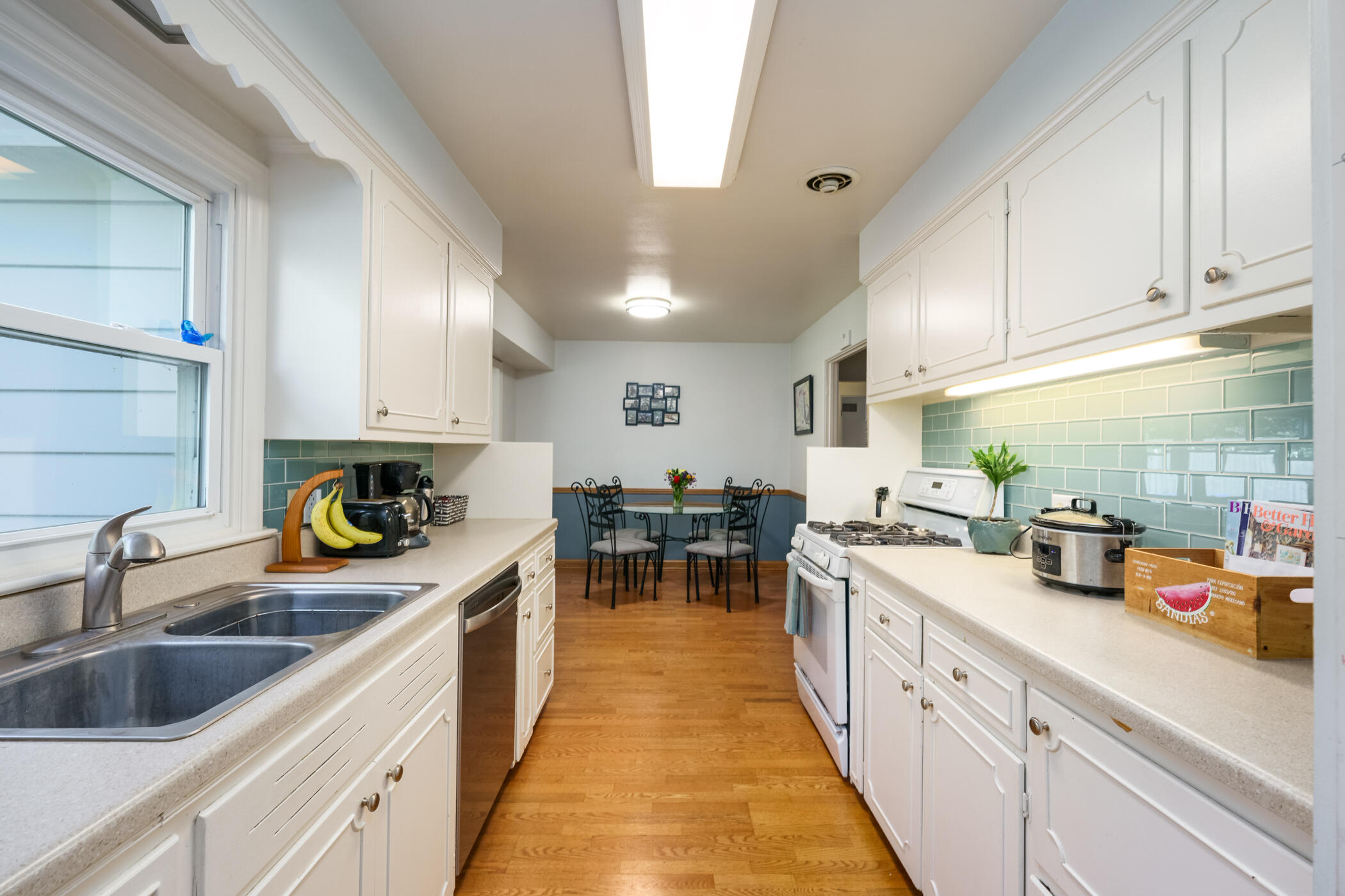 1101 Piccadilly Road Kalamazoo, MI 49006 - Photo 11 of 32 Piccadilly_Rd_1101_Kalamazoo_49006-8