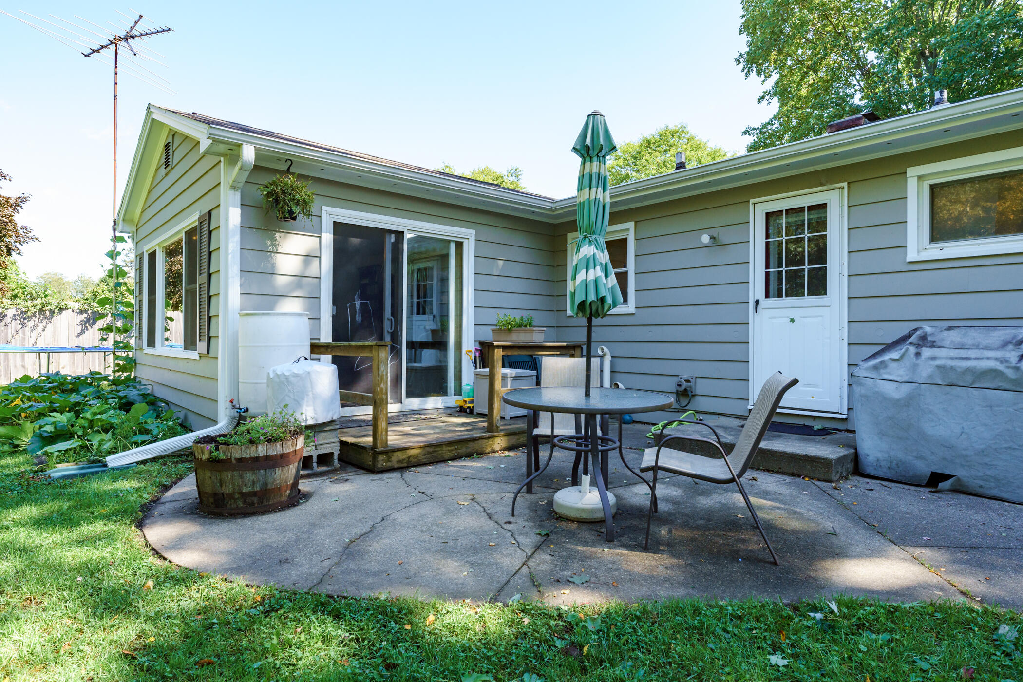 Piccadilly_Rd_1101_Kalamazoo_49006-28