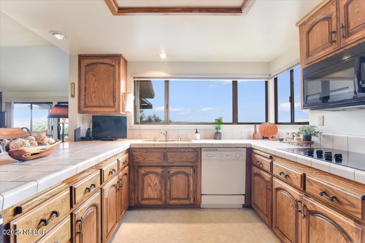 4464 Greenbrier Road Lompoc, CA 93436 - Photo 10 of 42 13-DSC_1270