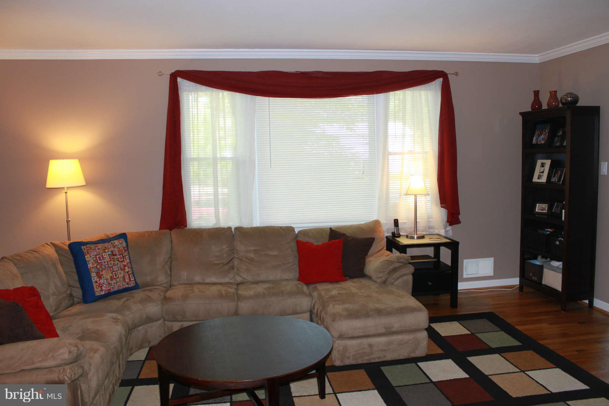 6812 Sydenstricker Road Springfield, VA 22152 - Photo 3 of 16 Living Room