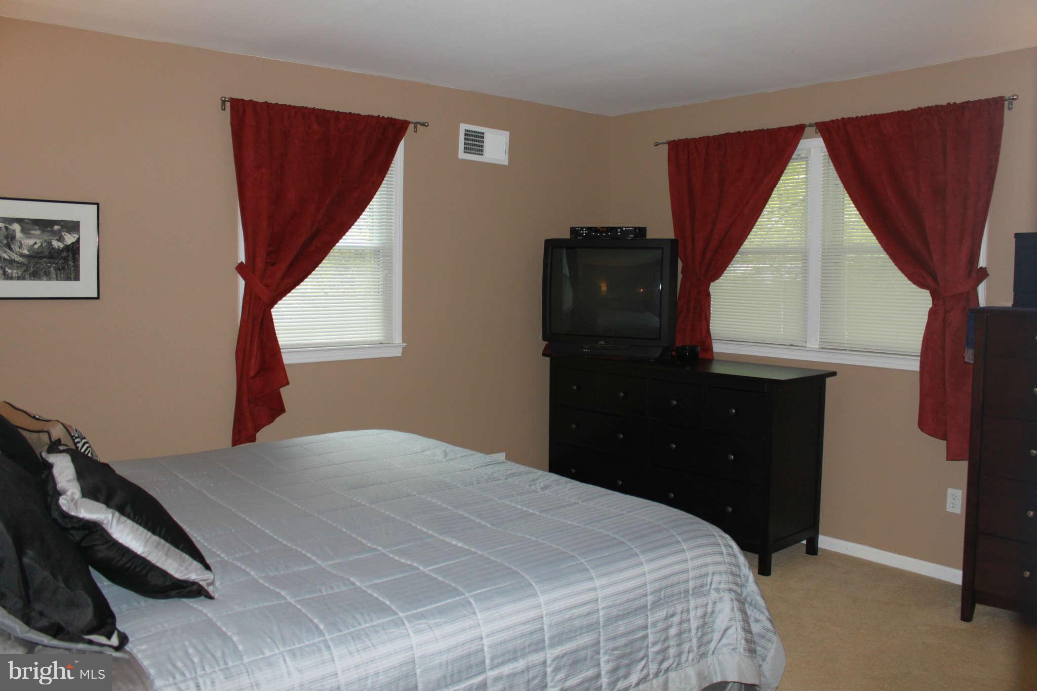 6812 Sydenstricker Road Springfield, VA 22152 - Photo 9 of 16 Bedroom Master