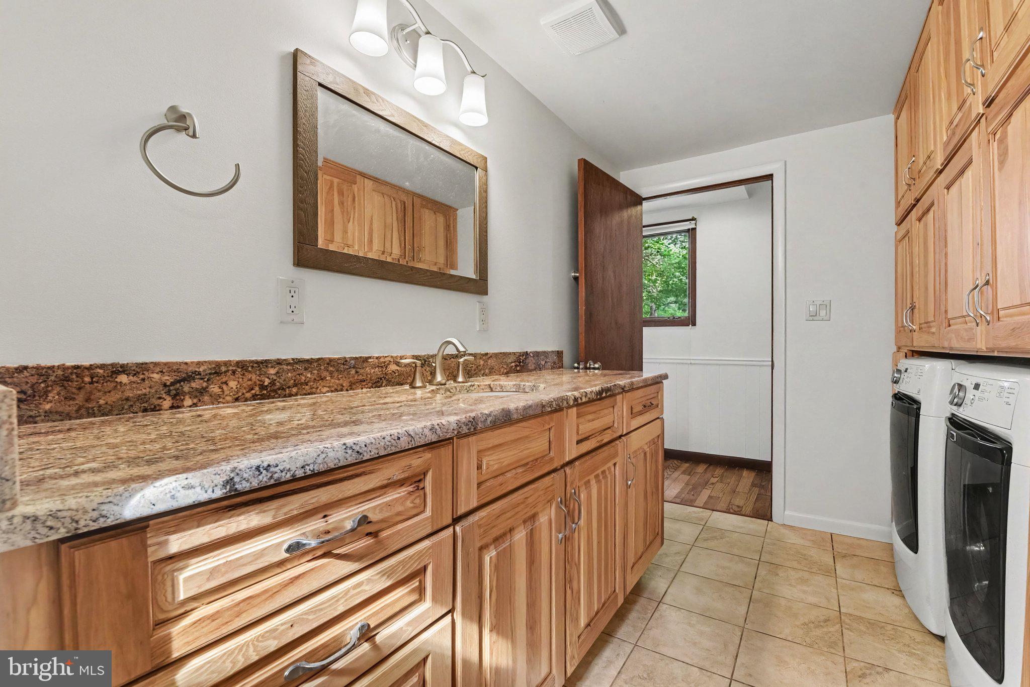 604 Hillcrest Road Hershey, PA 17033 - Photo 15 of 30 Bathroom 1