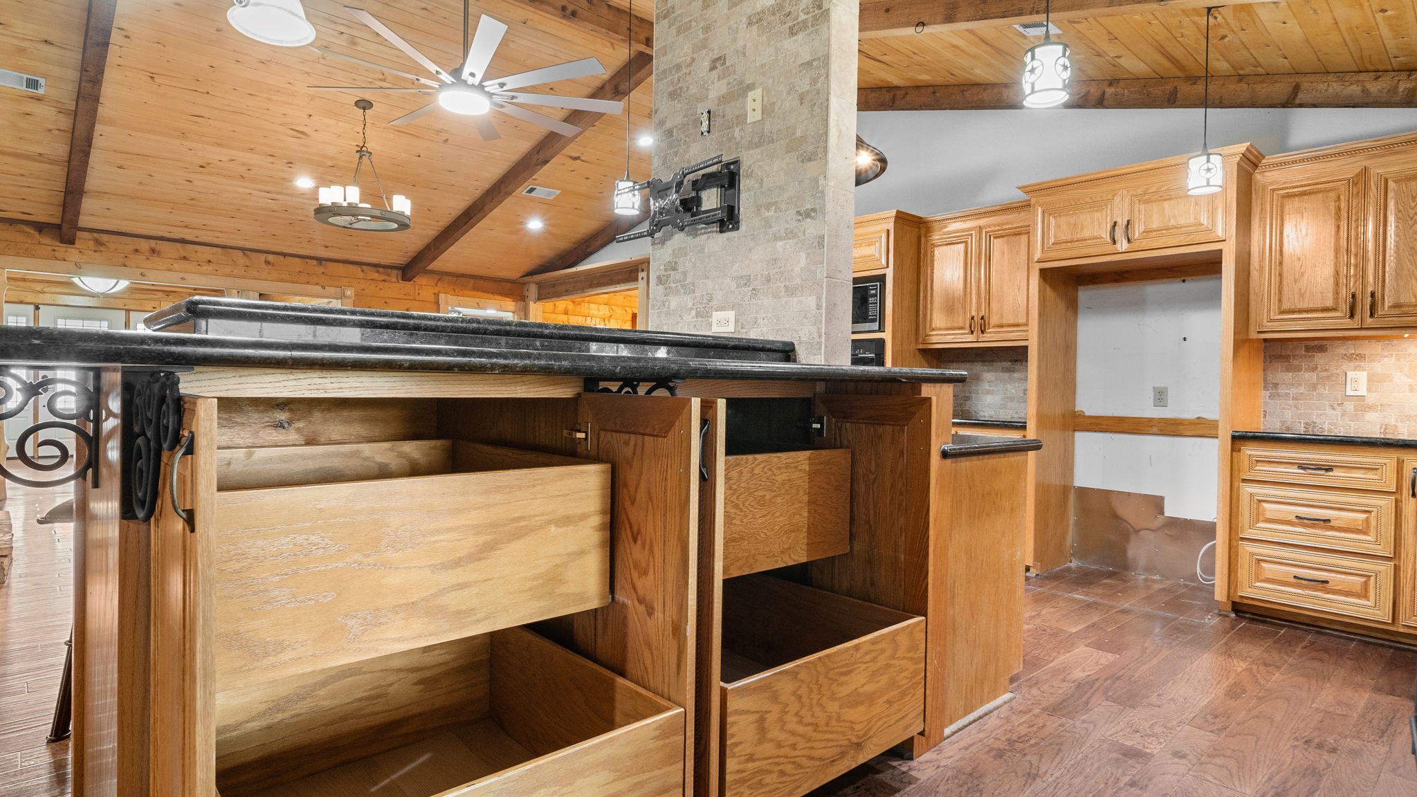 16120 Brown Road Waller, TX 77484 - Photo 15 of 50 Island Extra Under Storage