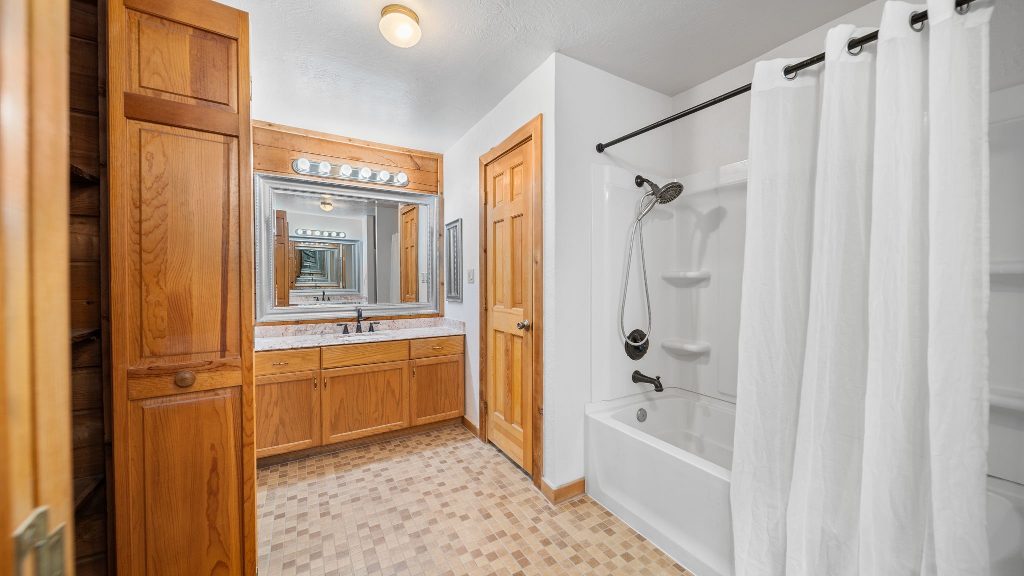 16120 Brown Road Waller, TX 77484 - Photo 25 of 50 Primary Tub & Shower 2 of 2