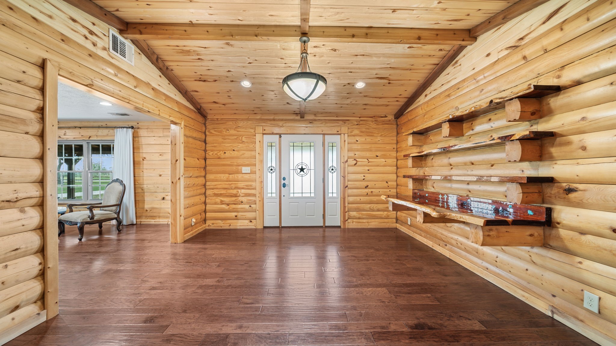 16120 Brown Road Waller, TX 77484 - Photo 3 of 50 14 x 14 Grand Foyer Entrance