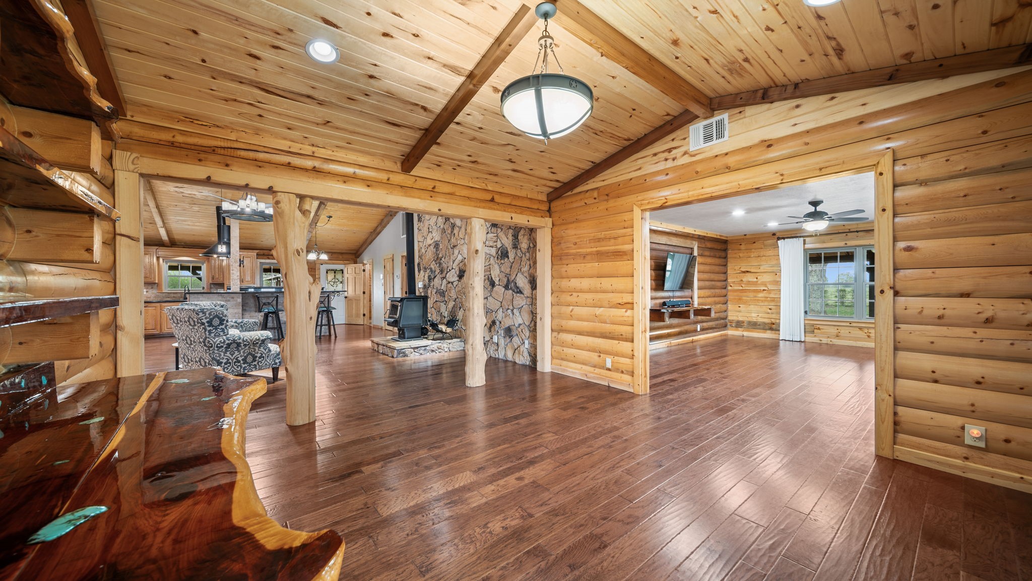 16120 Brown Road Waller, TX 77484 - Photo 4 of 50 14 x 14 Grand Foyer Entrance