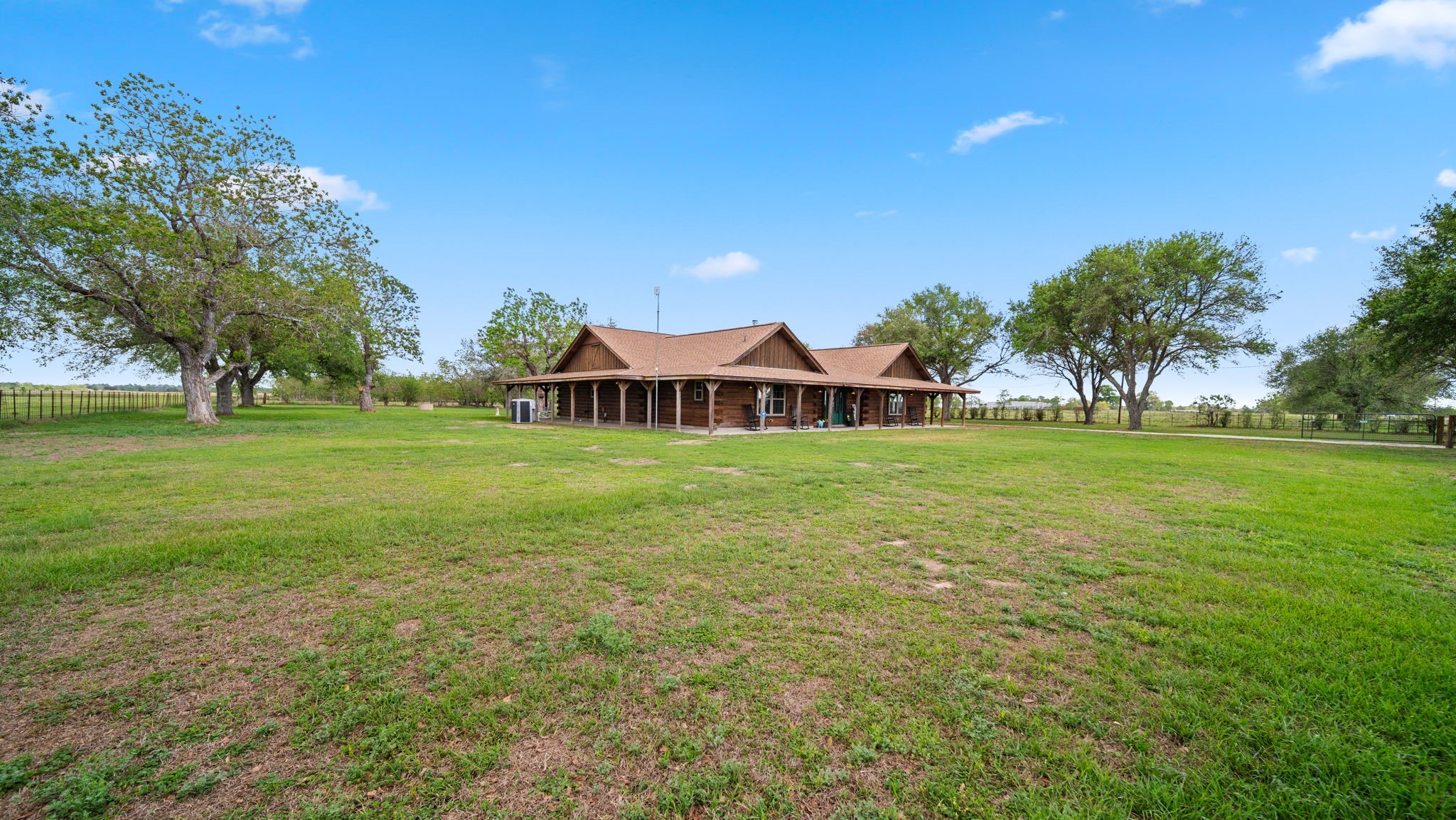 16120 Brown Road Waller, TX 77484 - Photo 47 of 50 Guest House attached with separate front/back doors and living quarters