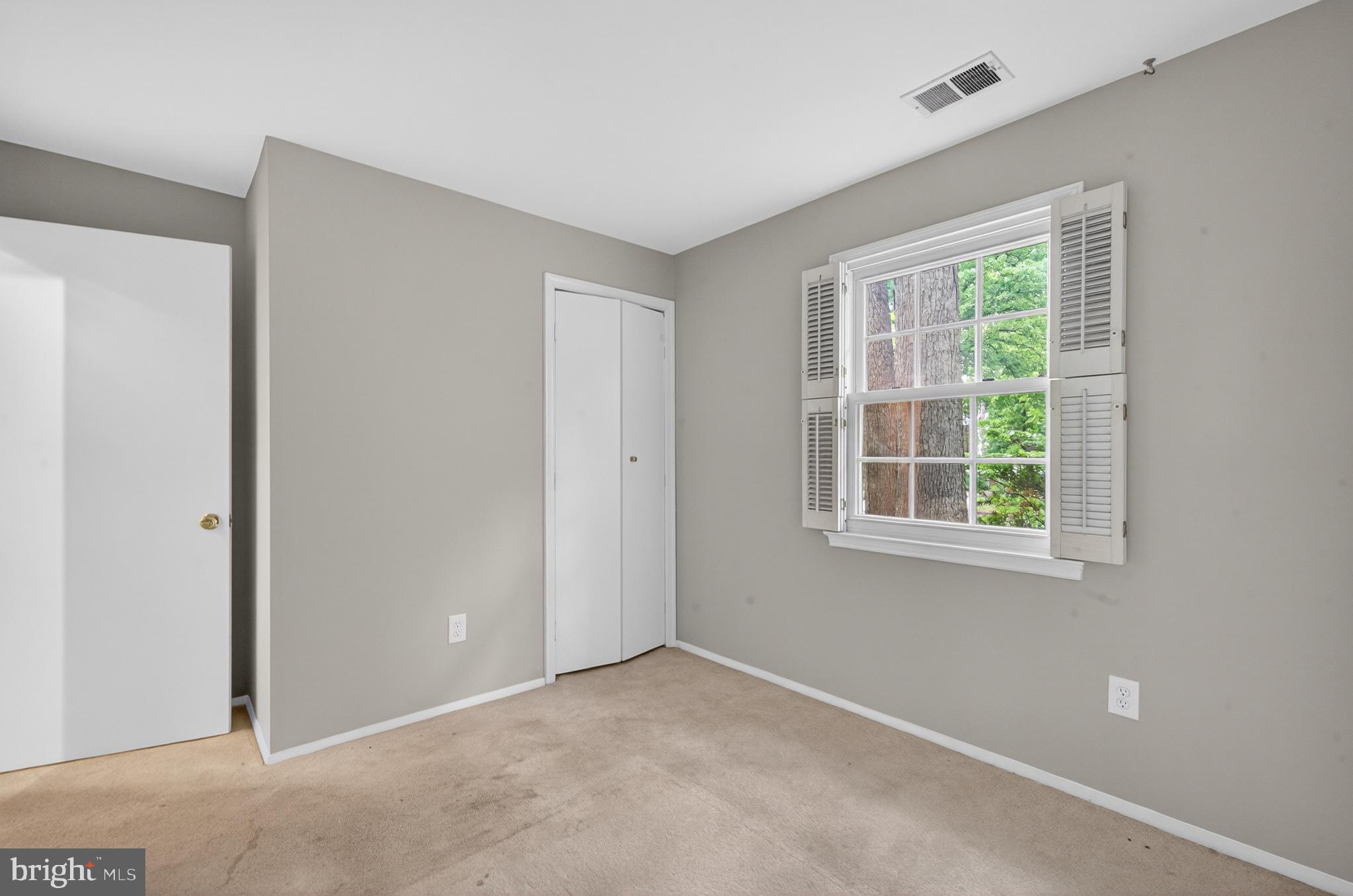 6118 Roxbury Avenue Springfield, VA 22152 - Photo 9 of 60