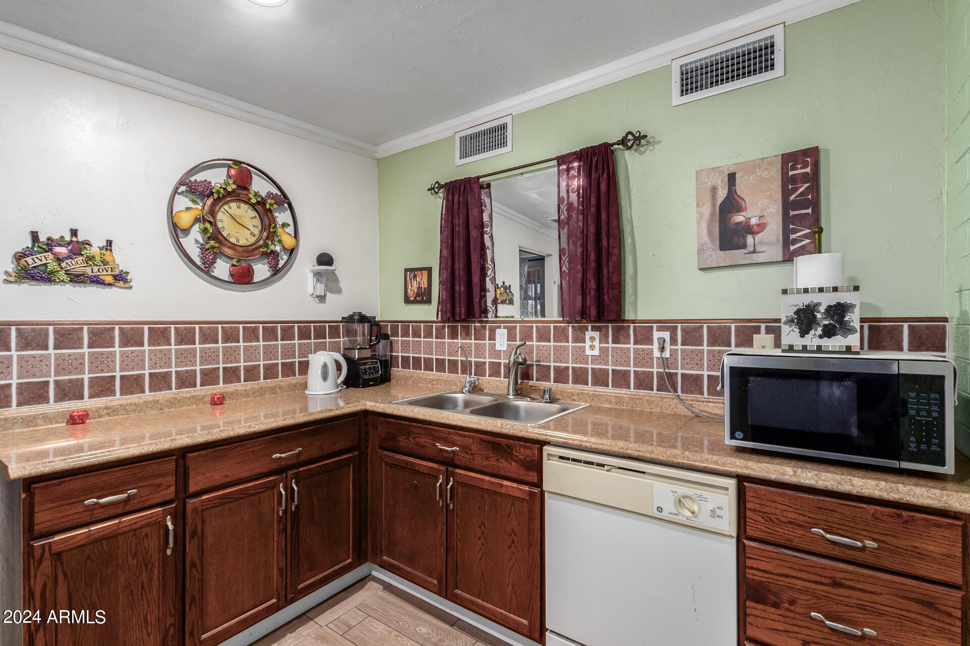 3937 West Almeria Road Phoenix, AZ 85009 - Photo 12 of 54 24 - Almeria