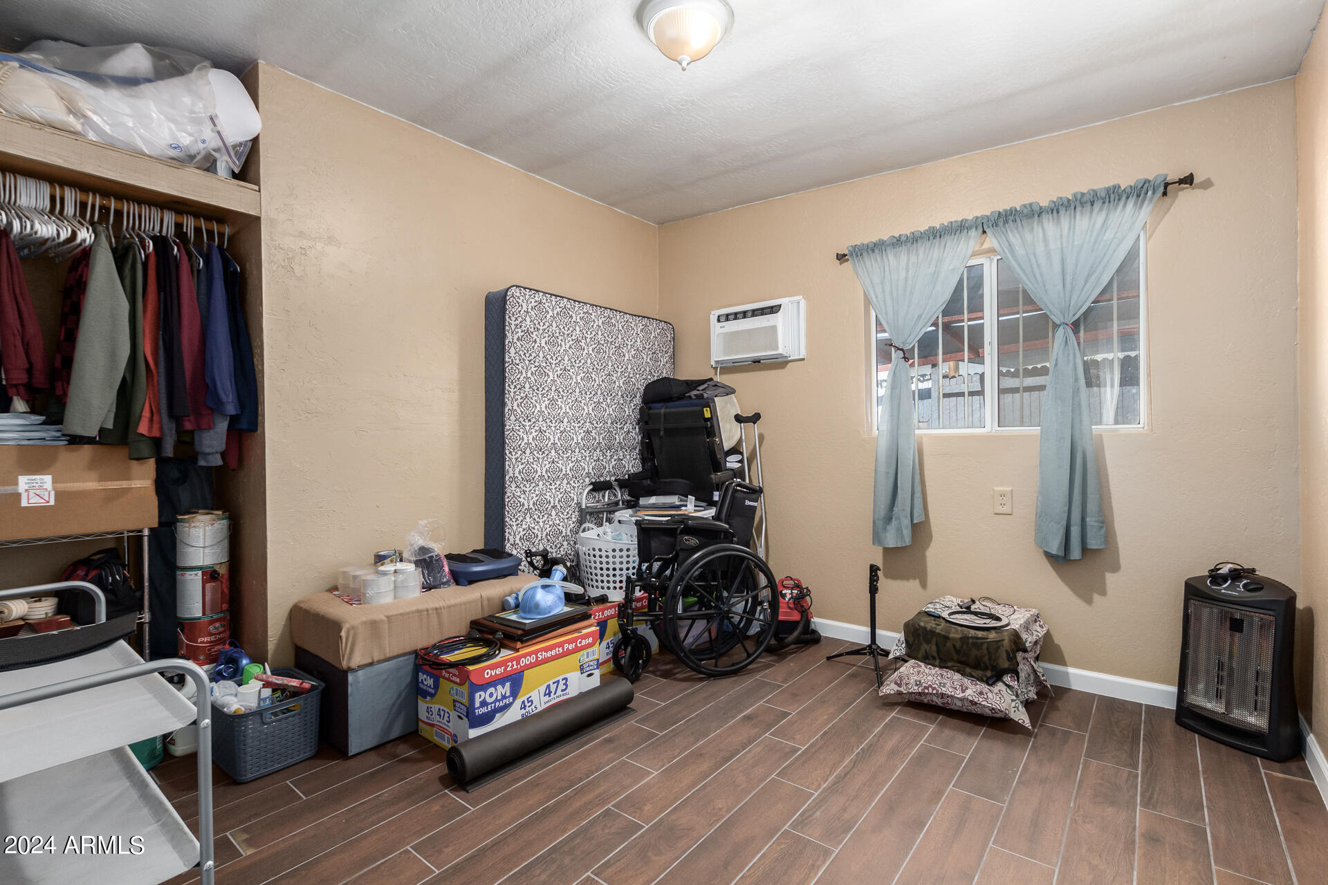 3937 West Almeria Road Phoenix, AZ 85009 - Photo 14 of 54 50 - Almeria