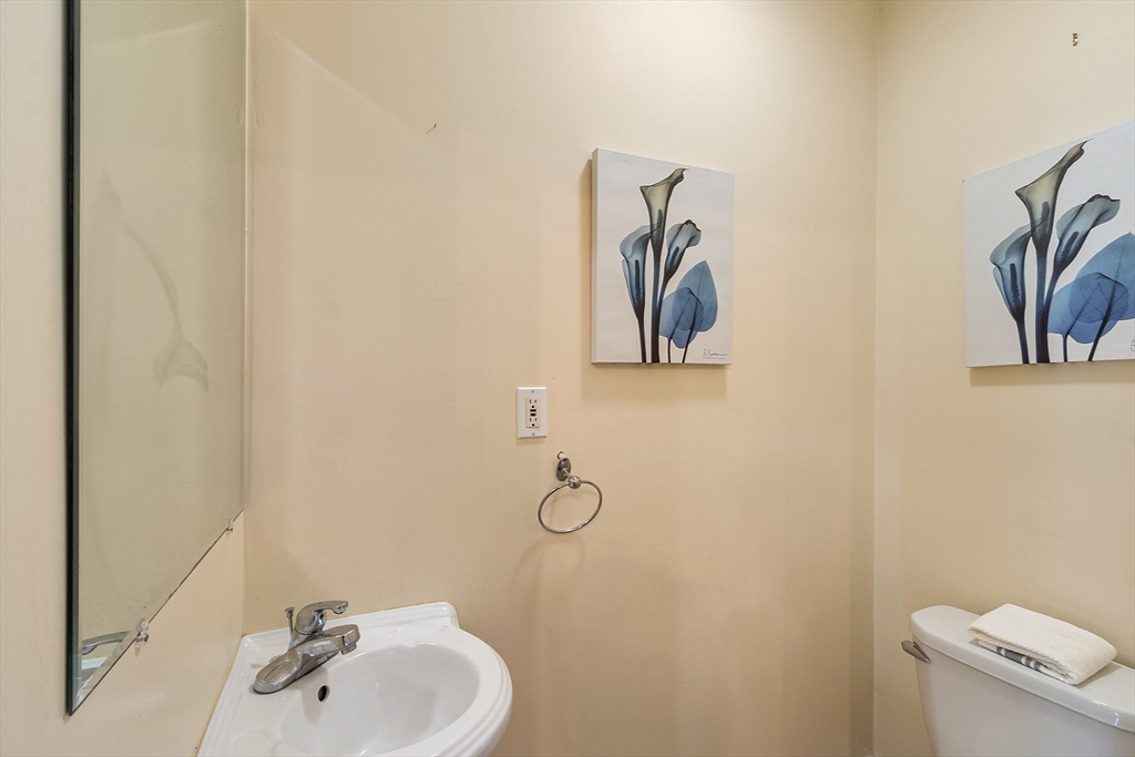 19 Railroad Street, Unit E2 Acton, MA 01720 - Photo 14 of 33