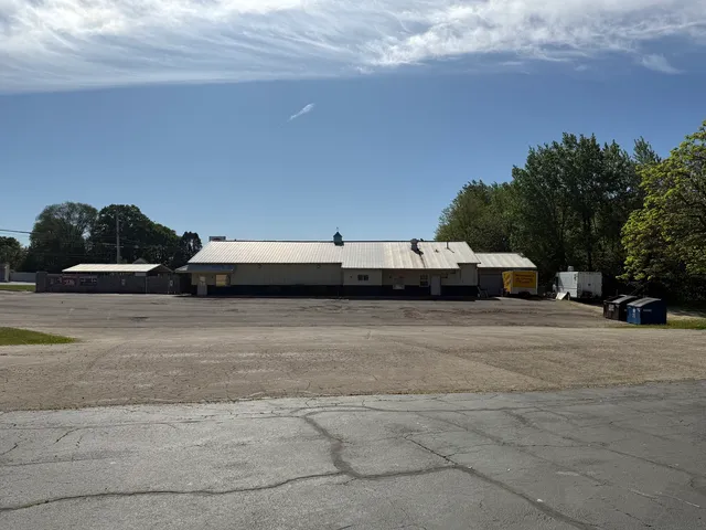 $355,000 | 2143-2145 West Galena Avenue, Freeport, IL 61032