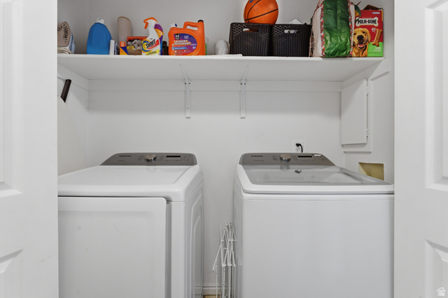 282 West 960 South, Unit C Provo, UT 84601 - Photo 18 of 33 Laundry area with washer and clothes dryer