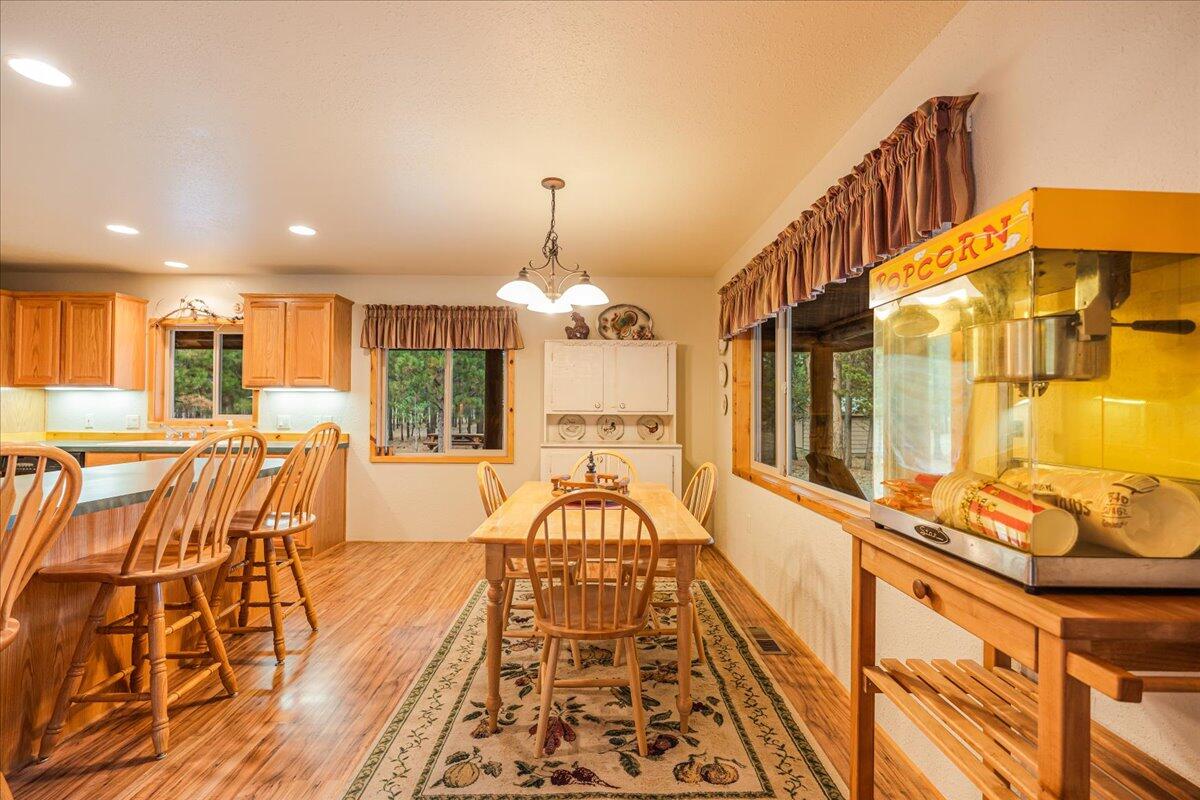 152038 Conestoga Road La Pine, OR 97739 - Photo 9 of 53 152038 Conestoga
