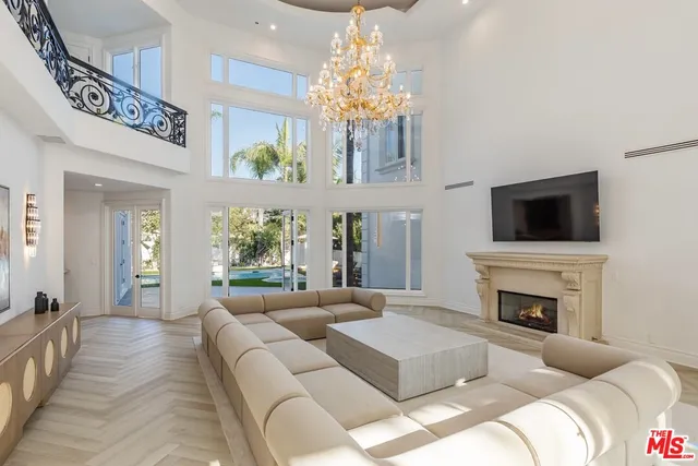 $39,995 | 504 North Elm Drive, Beverly Hills, CA 90210