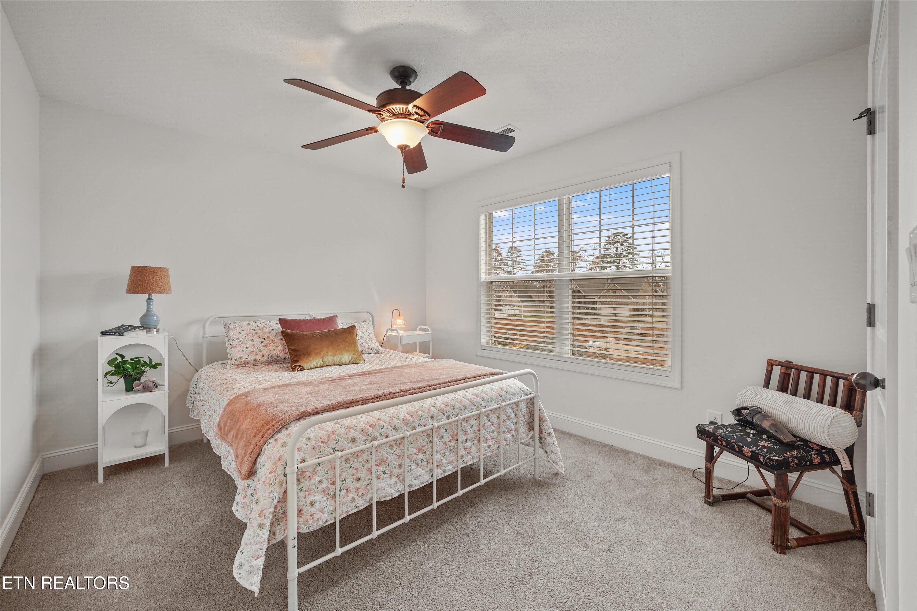 165 Crossroads Boulevard Oak Ridge, TN 37830 - Photo 25 of 39 Guest Bedroom 2