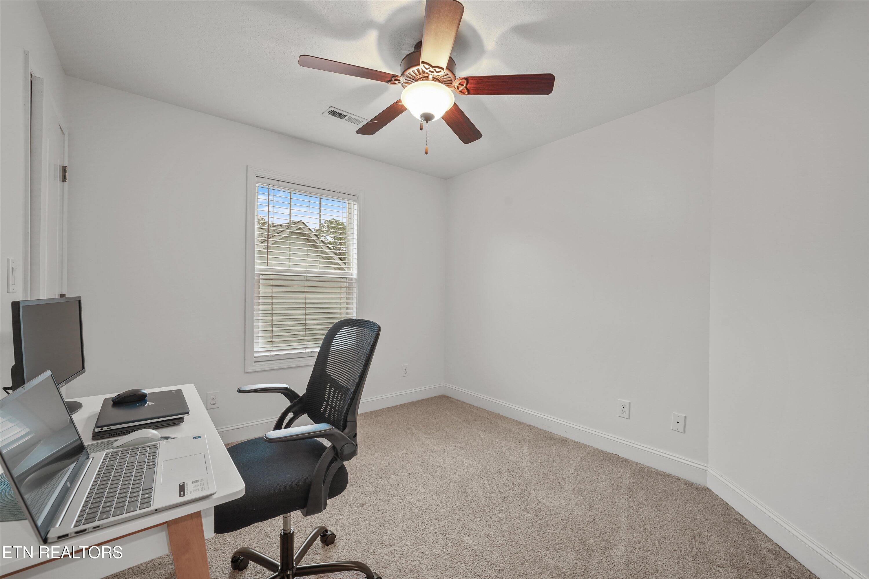 165 Crossroads Boulevard Oak Ridge, TN 37830 - Photo 28 of 39 Guest Bedroom 3