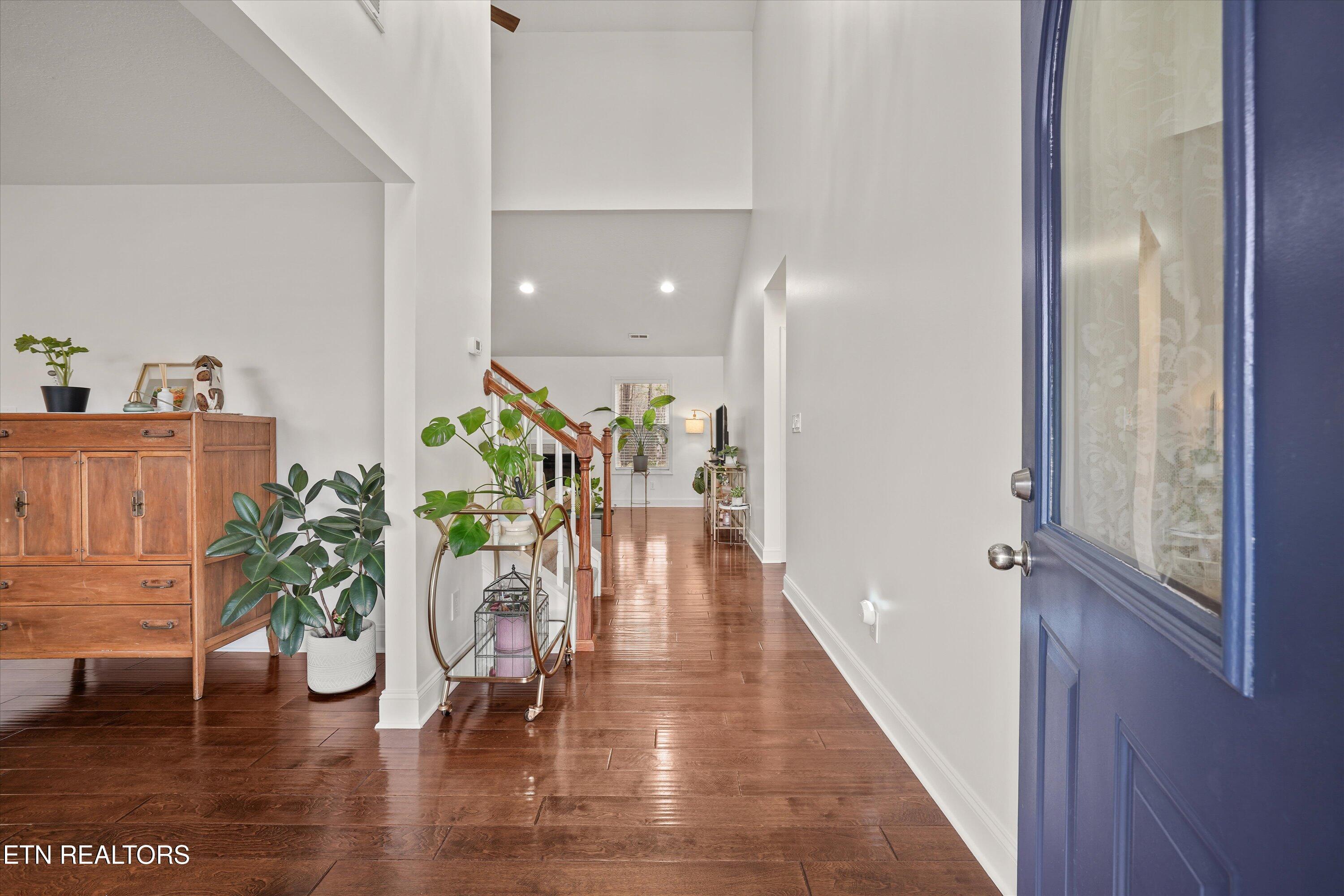 165 Crossroads Boulevard Oak Ridge, TN 37830 - Photo 3 of 39 As You Enter