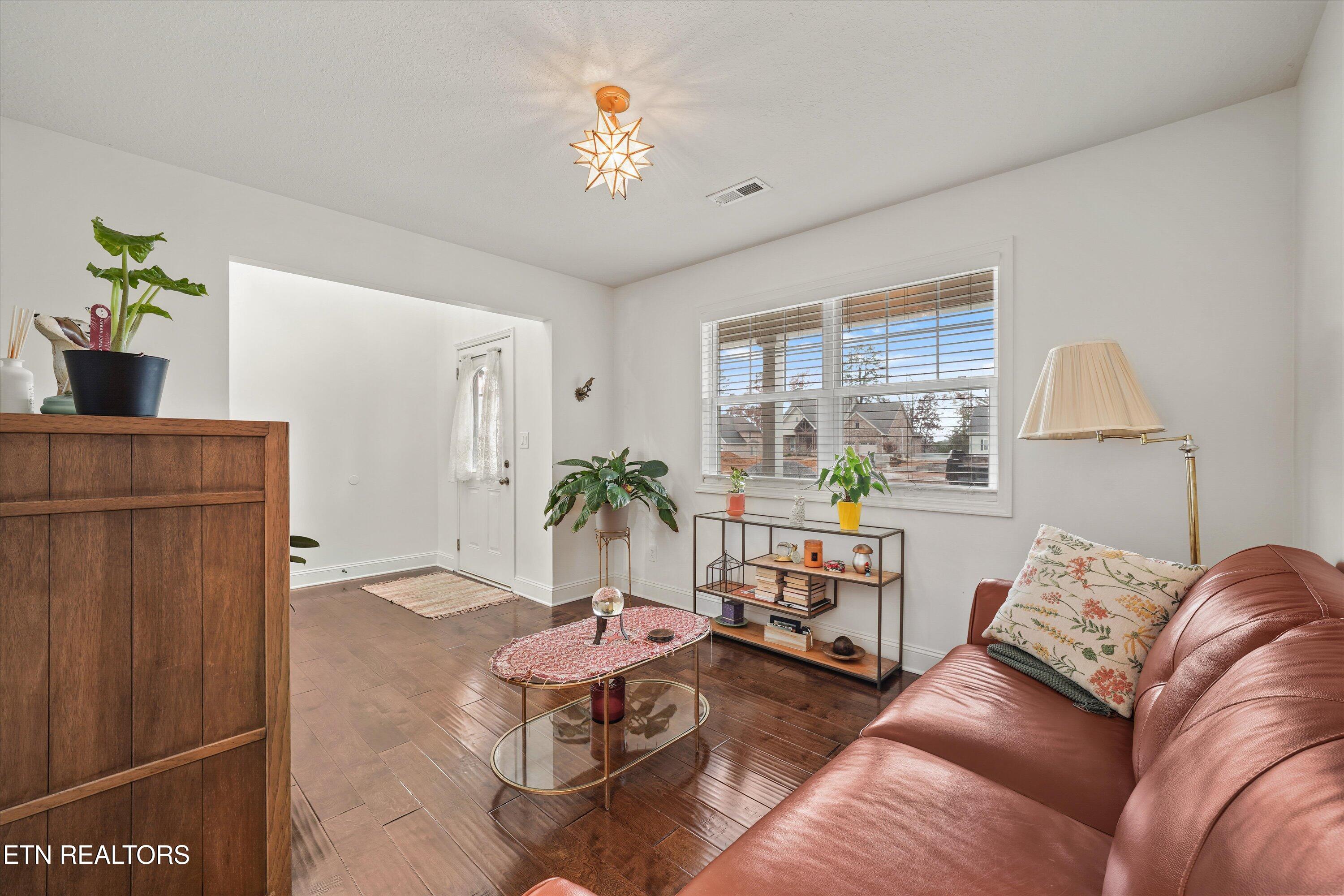 165 Crossroads Boulevard Oak Ridge, TN 37830 - Photo 5 of 39 Dining Room/Office